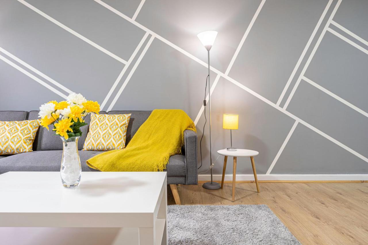Riley House Spacious City Apartment โคเวนทรี ภายนอก รูปภาพ
