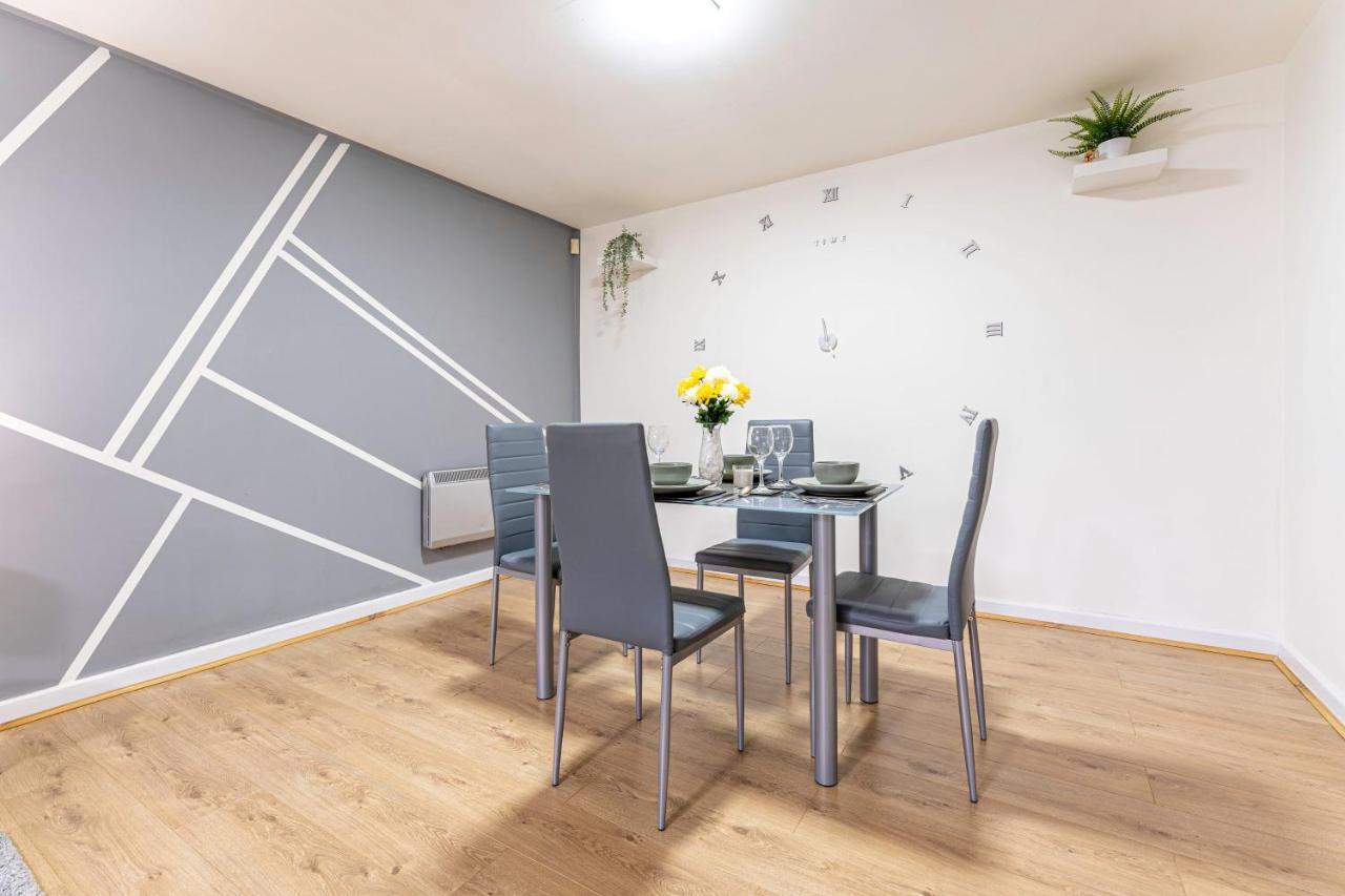 Riley House Spacious City Apartment โคเวนทรี ภายนอก รูปภาพ