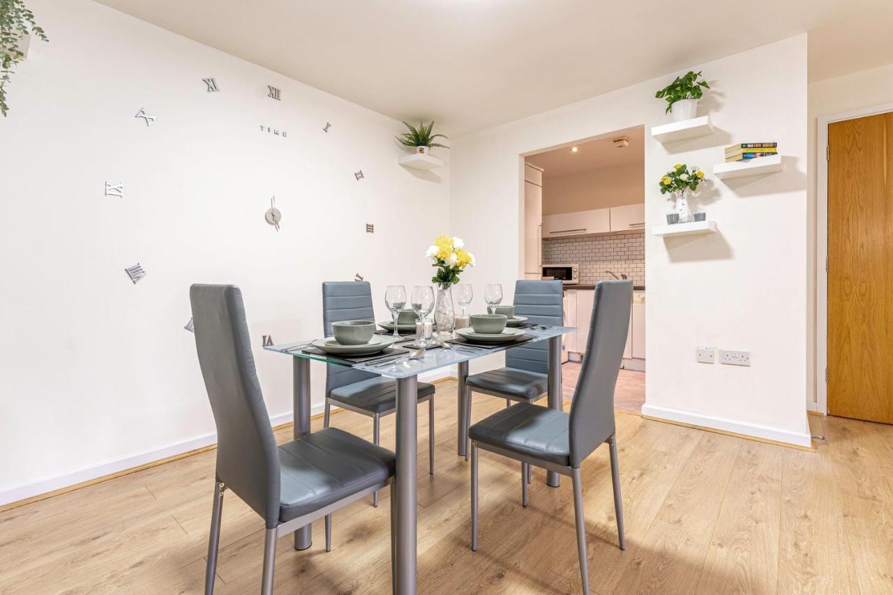 Riley House Spacious City Apartment โคเวนทรี ภายนอก รูปภาพ