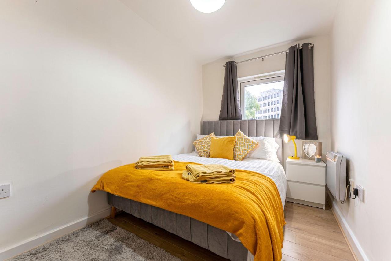 Riley House Spacious City Apartment โคเวนทรี ภายนอก รูปภาพ