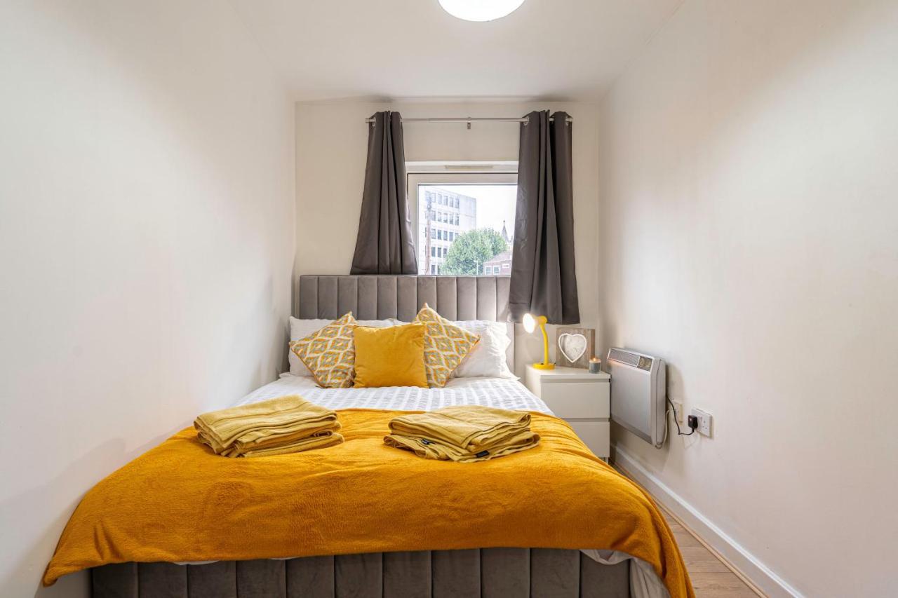 Riley House Spacious City Apartment โคเวนทรี ภายนอก รูปภาพ