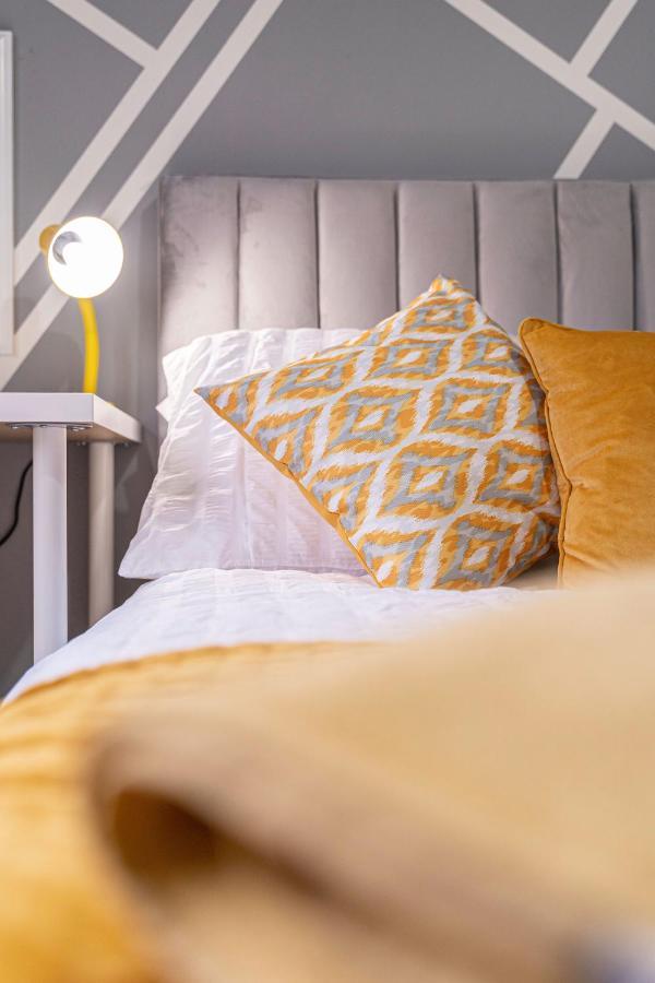 Riley House Spacious City Apartment โคเวนทรี ภายนอก รูปภาพ