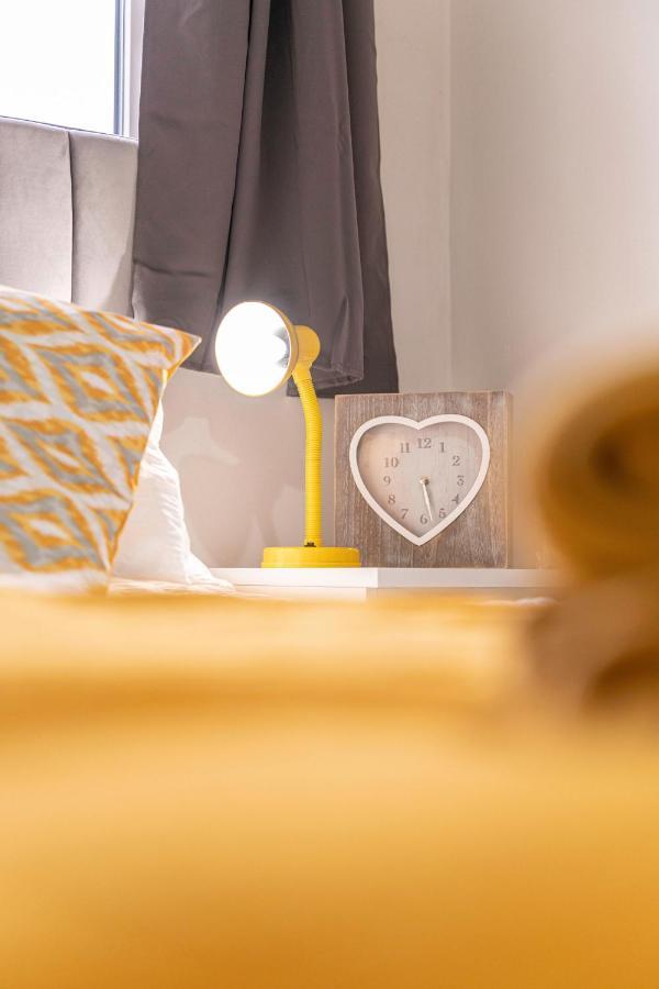 Riley House Spacious City Apartment โคเวนทรี ภายนอก รูปภาพ