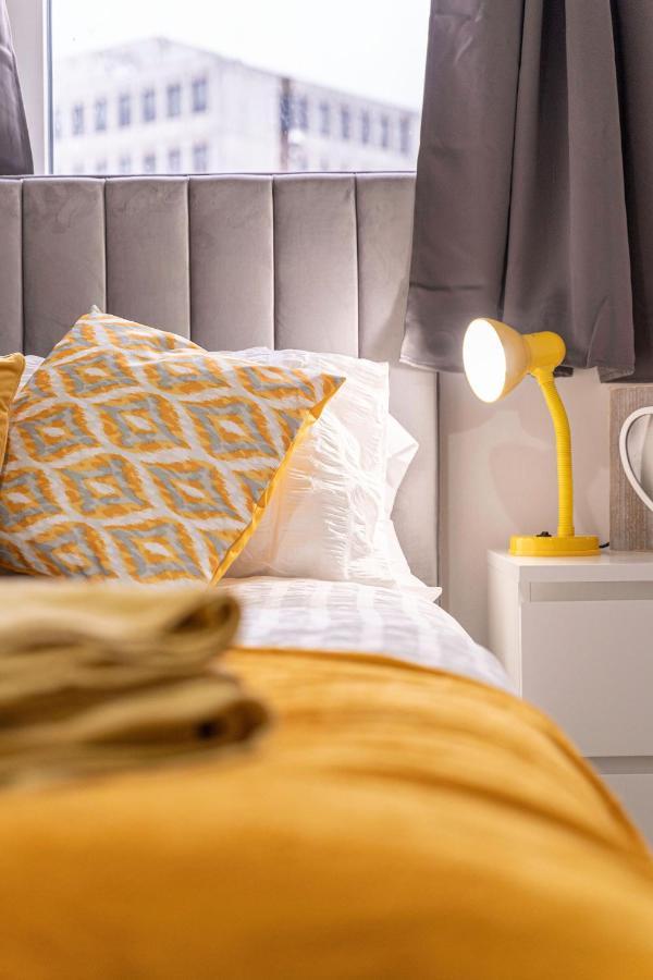 Riley House Spacious City Apartment โคเวนทรี ภายนอก รูปภาพ