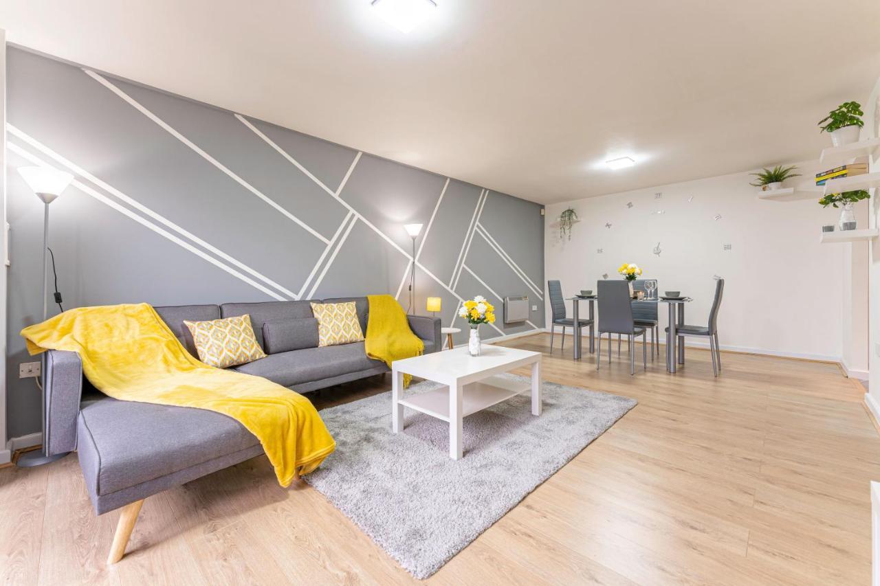 Riley House Spacious City Apartment โคเวนทรี ภายนอก รูปภาพ