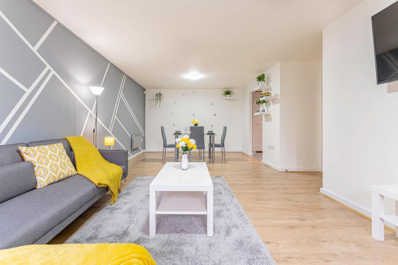 Riley House Spacious City Apartment โคเวนทรี ภายนอก รูปภาพ