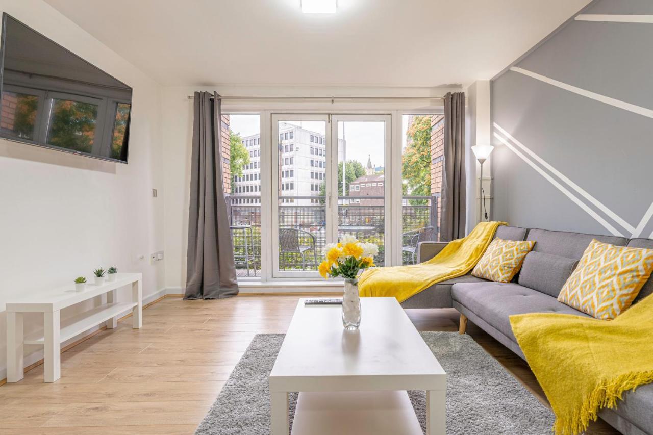 Riley House Spacious City Apartment โคเวนทรี ภายนอก รูปภาพ