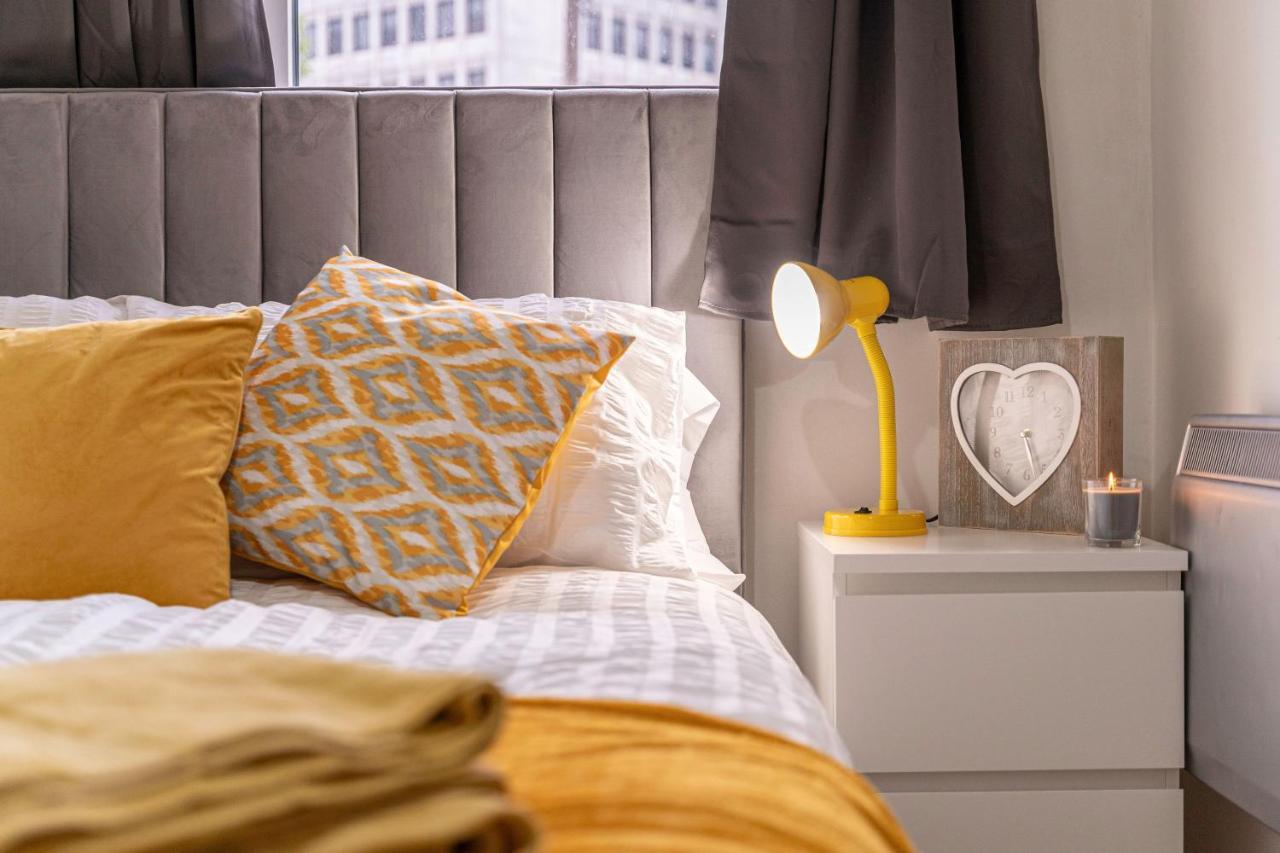 Riley House Spacious City Apartment โคเวนทรี ภายนอก รูปภาพ